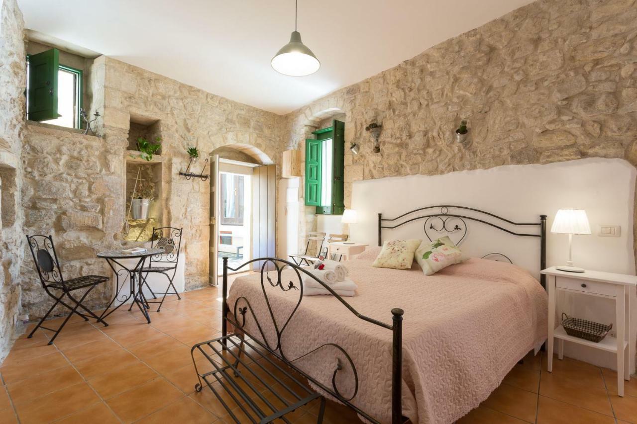 Hotel Pura Vida Iblea à Raguse Extérieur photo